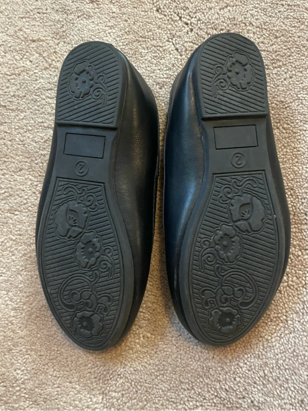 Classic Black Ballet Flats with Bow